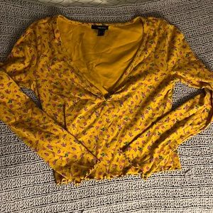 Floral yellow top.